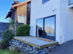 Lake view retreat Studio